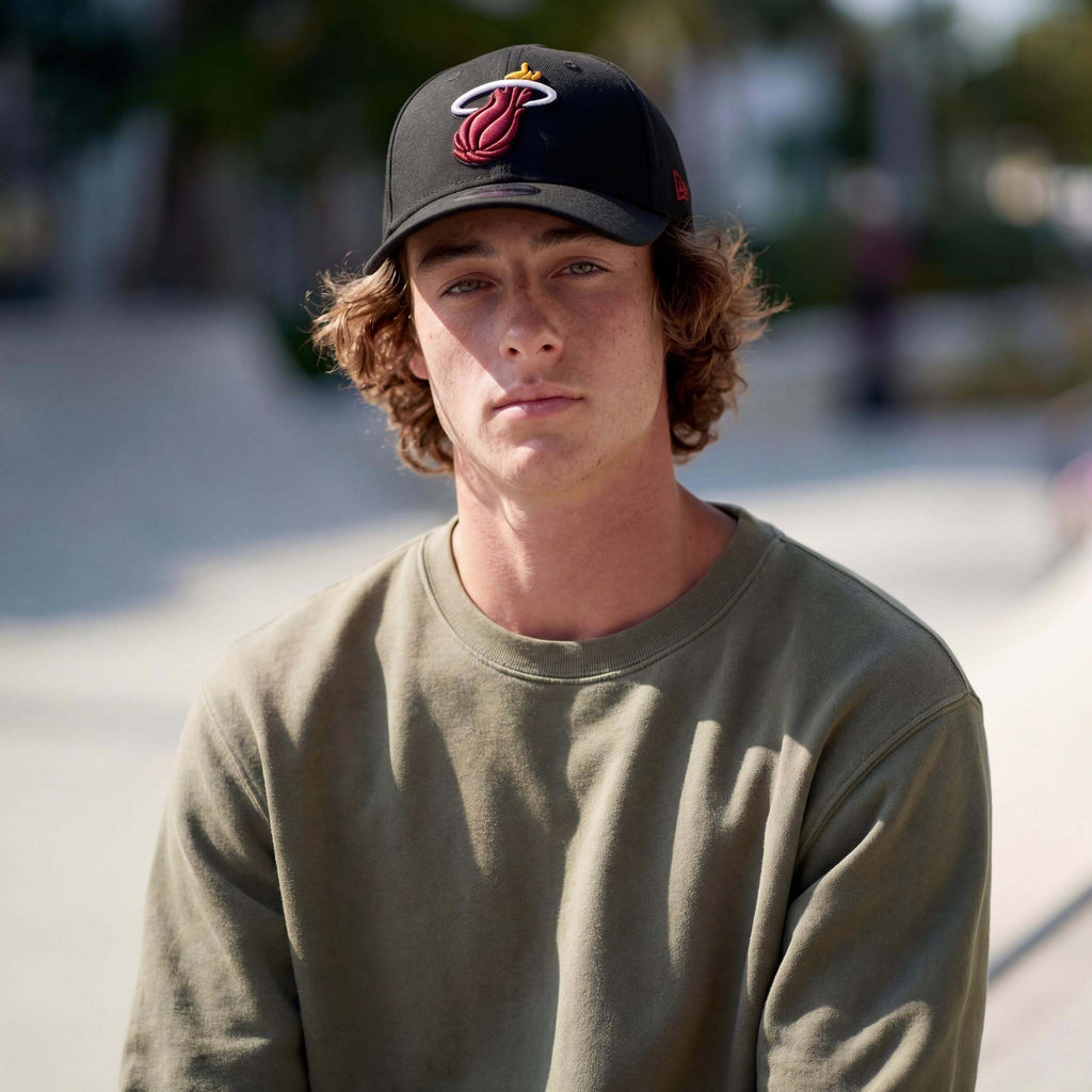 schwarz (male-model Carl Sanchez)