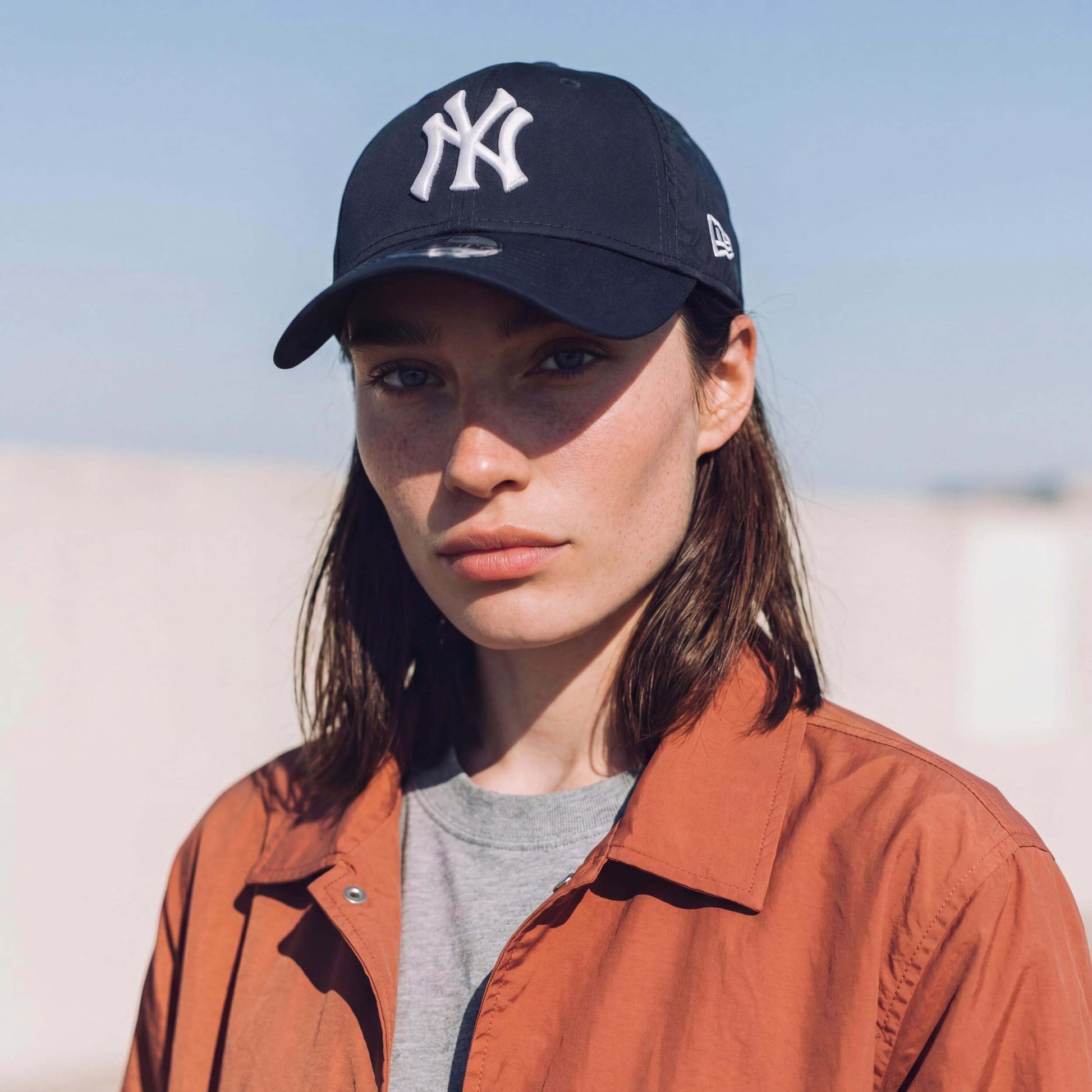 dunkelblau (female-model Bec Rabanne)