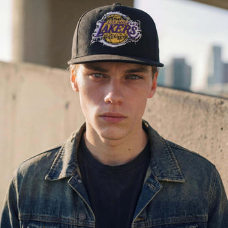 zwart (mannelijk model Carl Sanchez)