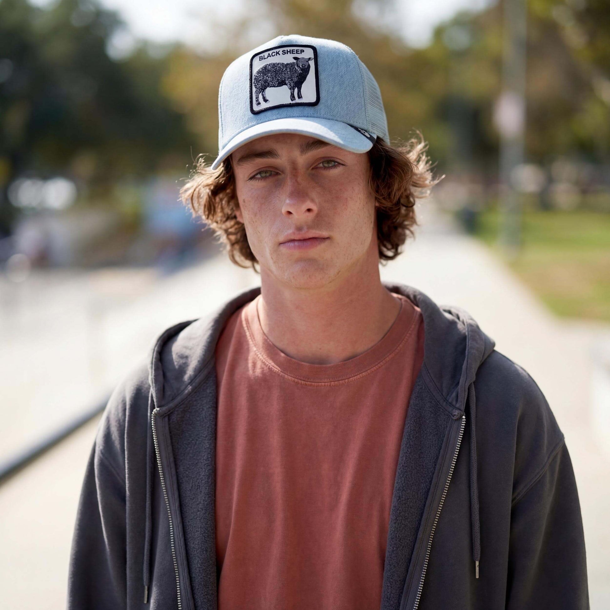 hellblau (male-model Roger Yard)