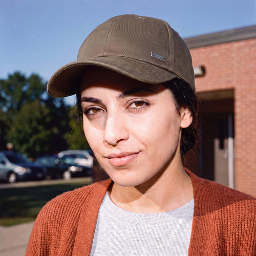 oliv (female-model)