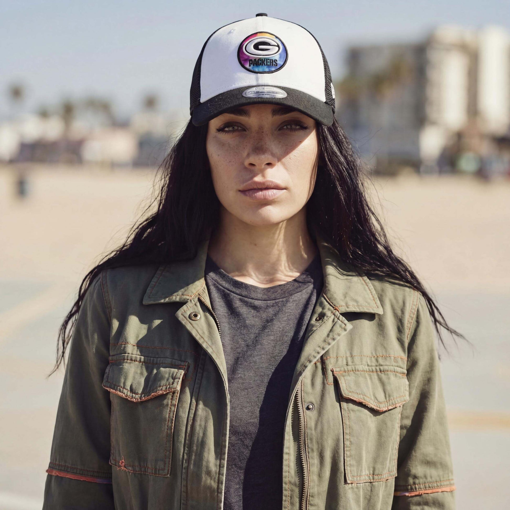 weiß-schwarz (female-model Jessica Paulic)