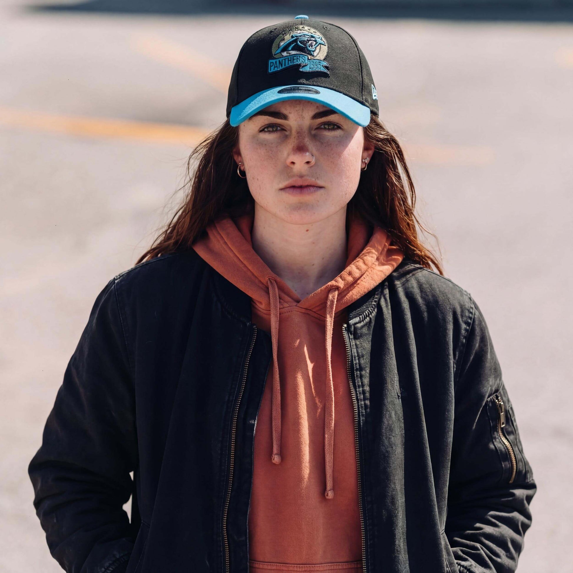 schwarz (female-model Natalie Polino)