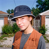 dunkelblau (female-model)