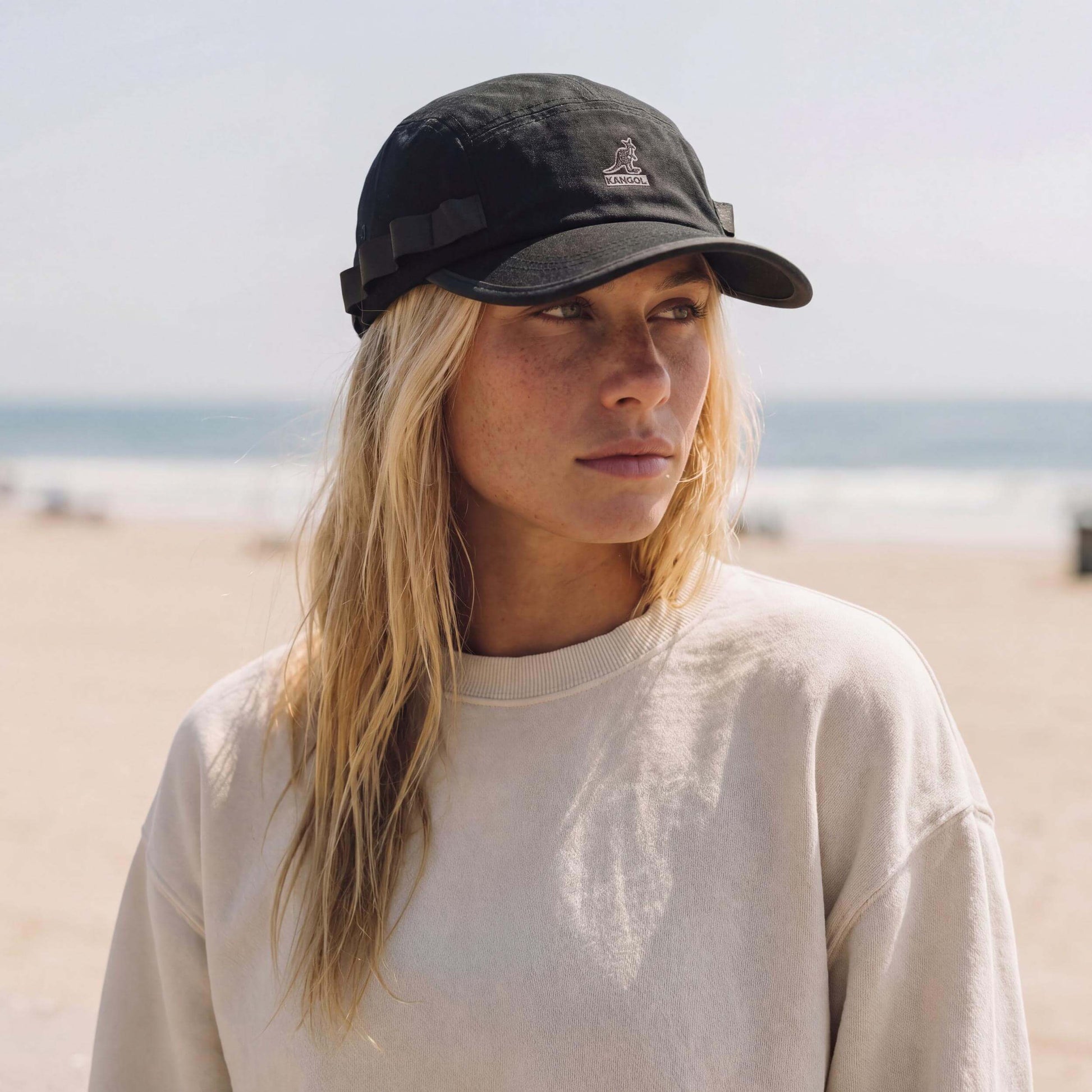 schwarz (female-model Bec Rabanne)