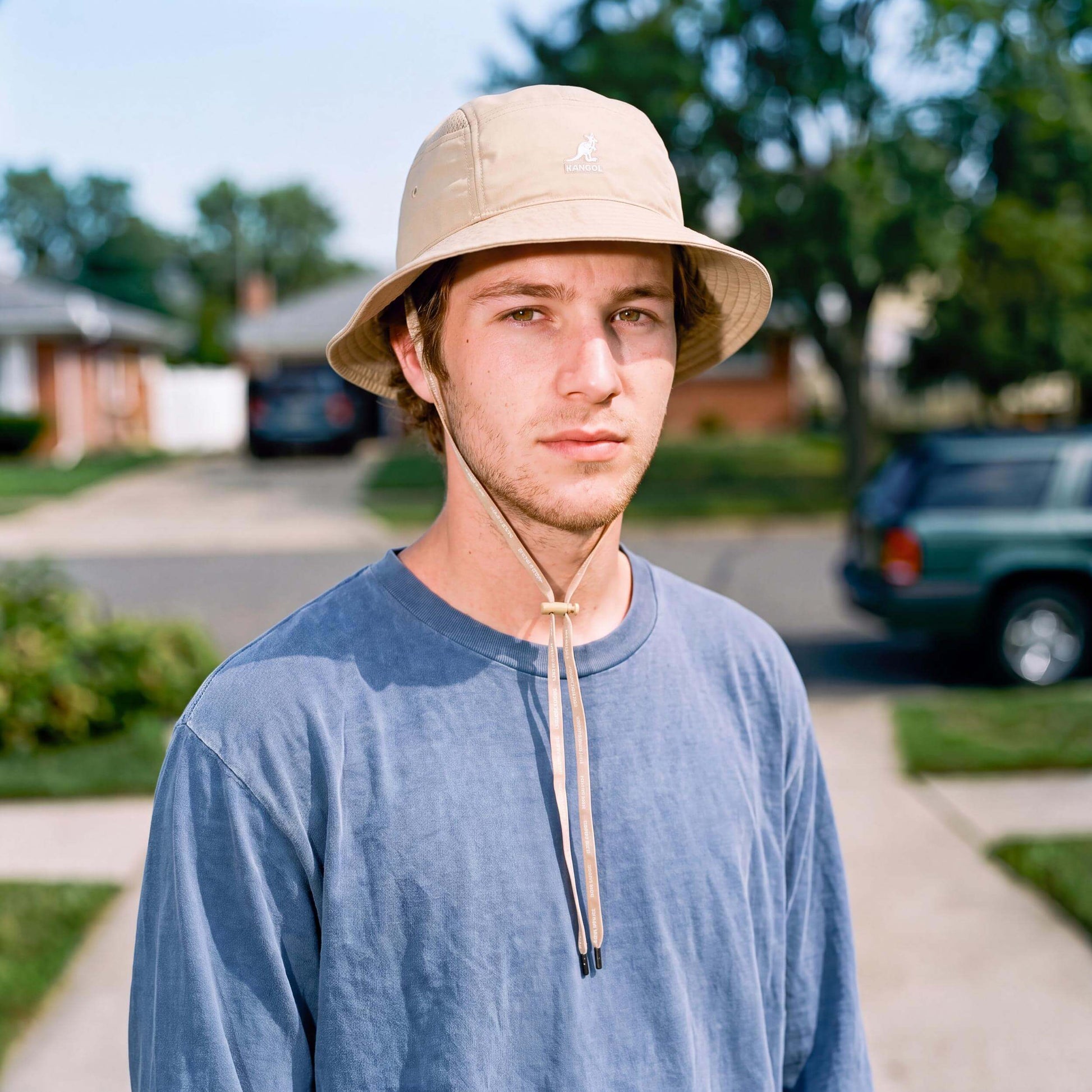 beige (male-model)