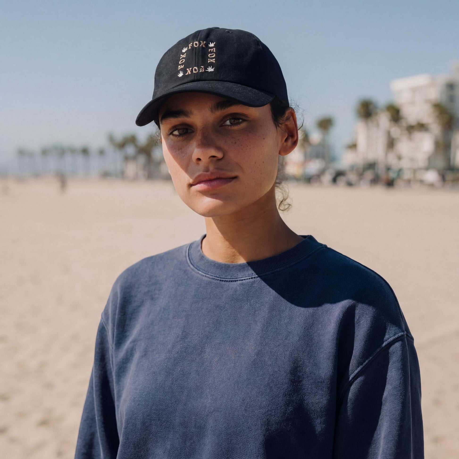 schwarz (female-model Zara Slater)