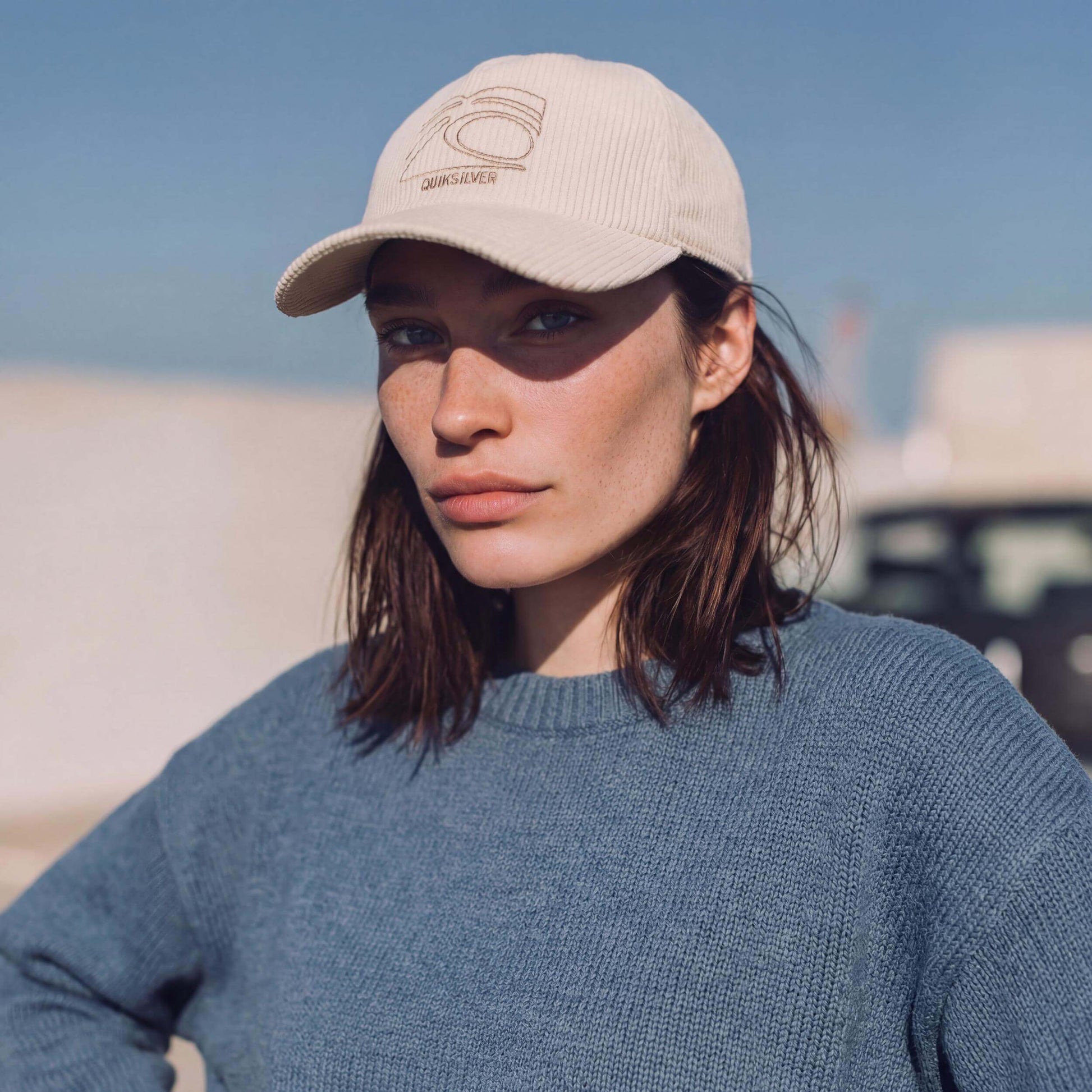 cremeweiß (female-model Annabel Oharra)