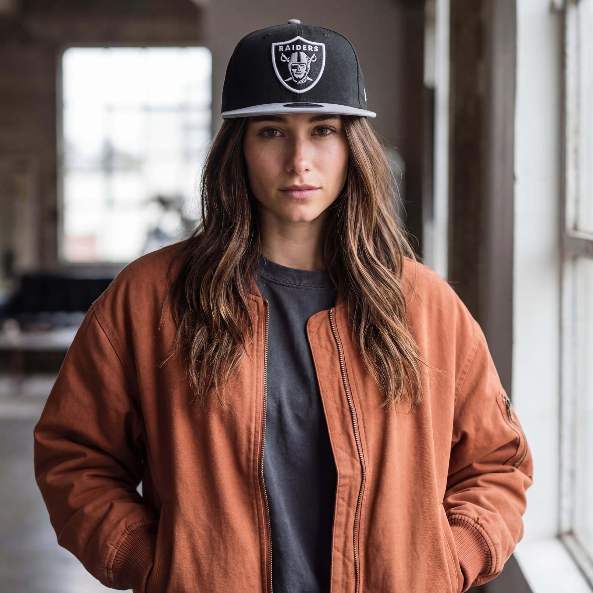 schwarz-grau (female-model Annabel Oharra)