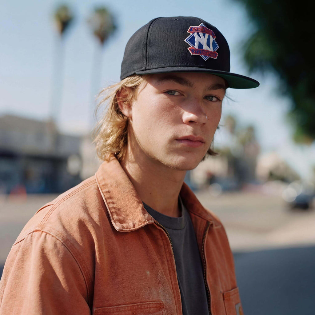 dunkelblau (male-model James Lavender)