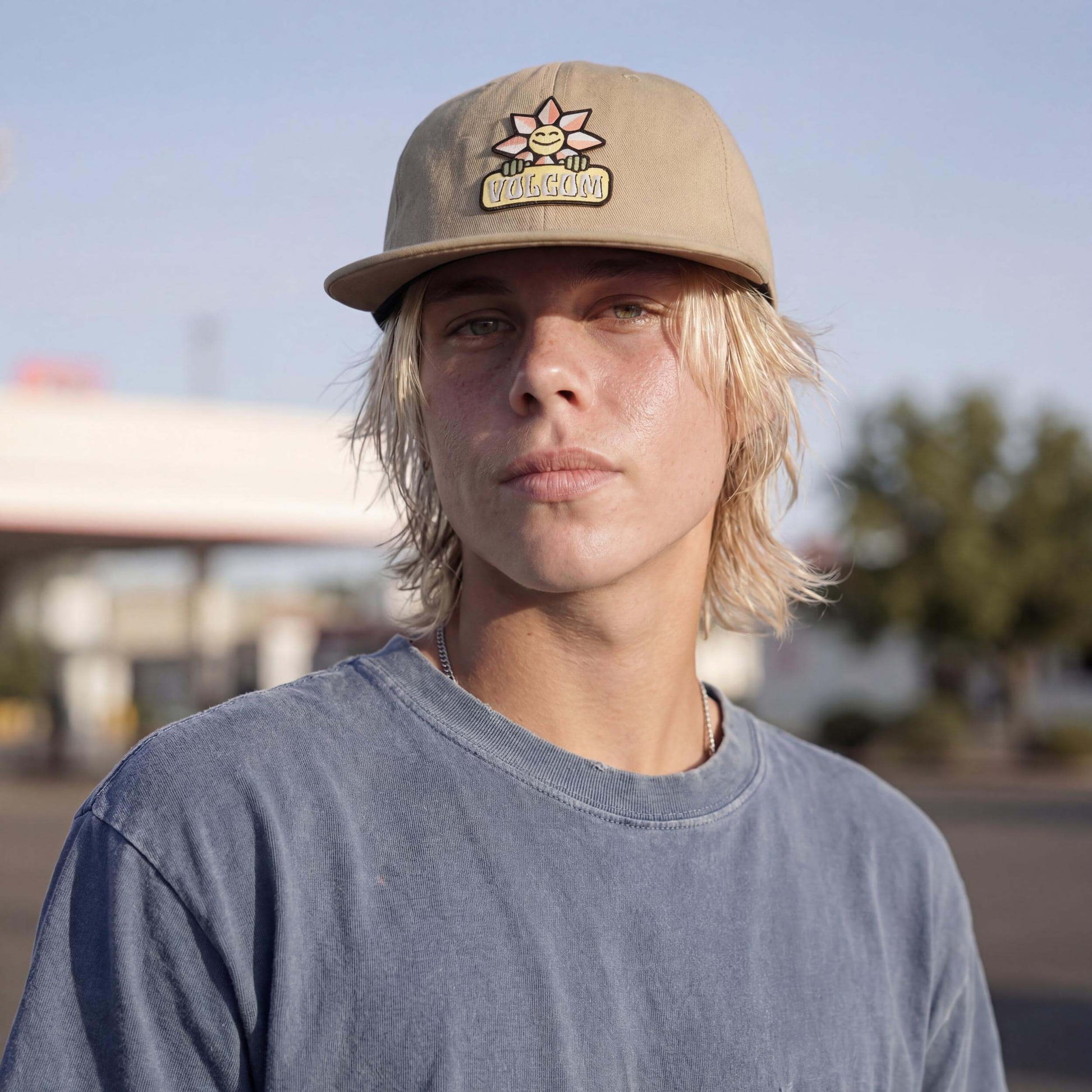 beige (male-model Luke Fermer)