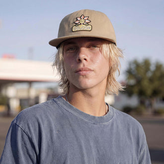 beige (male-model Luke Fermer)