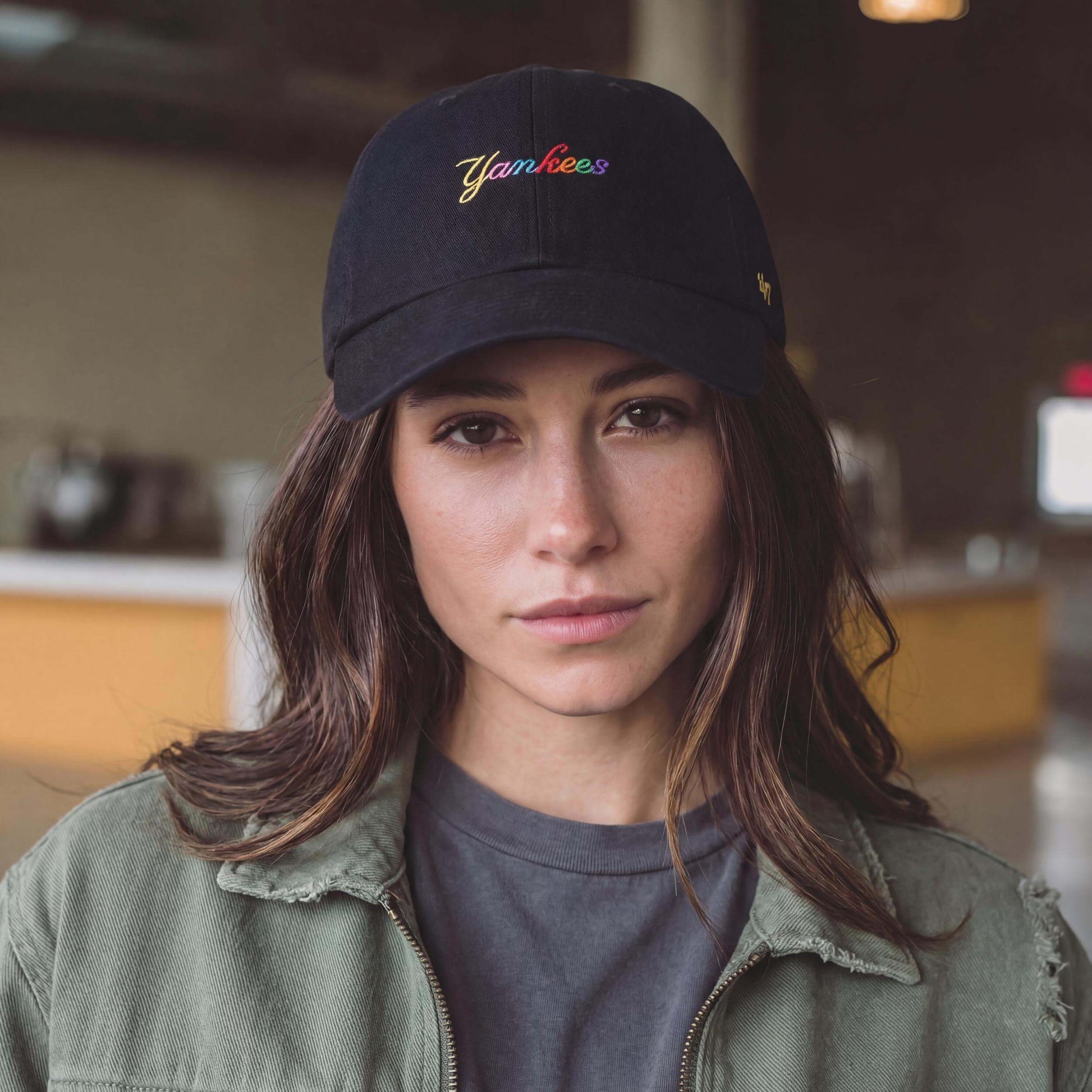 schwarz (female-model Alexis Newman)