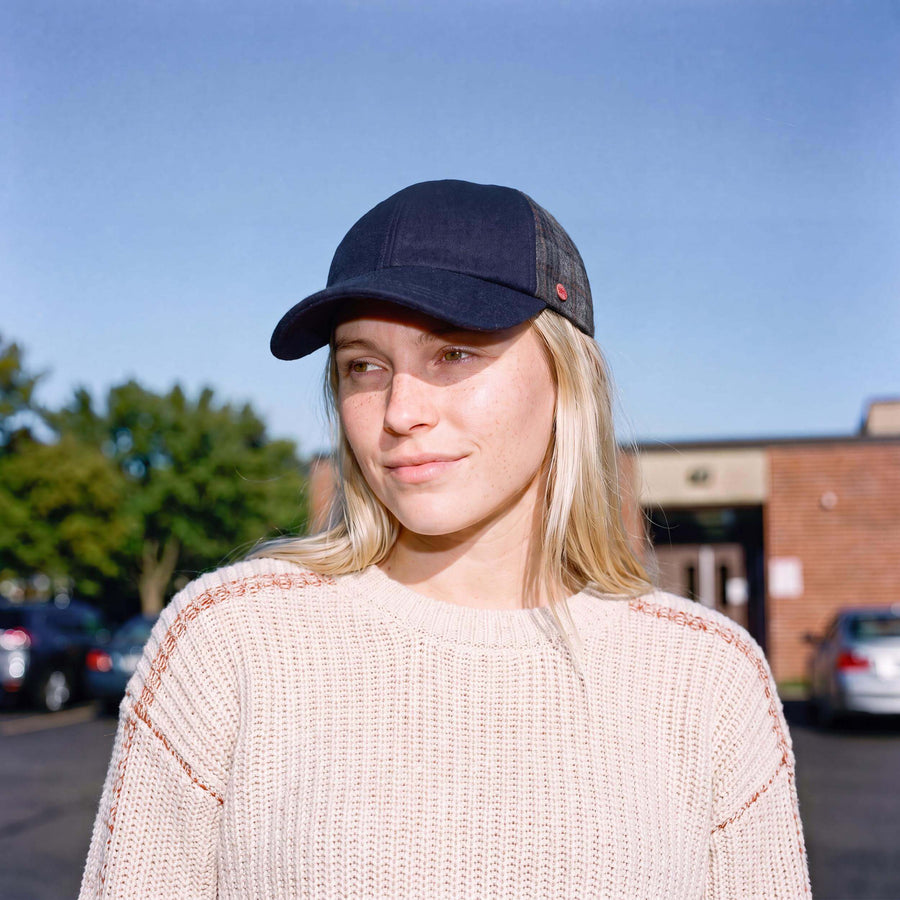 dunkelblau (female-model)