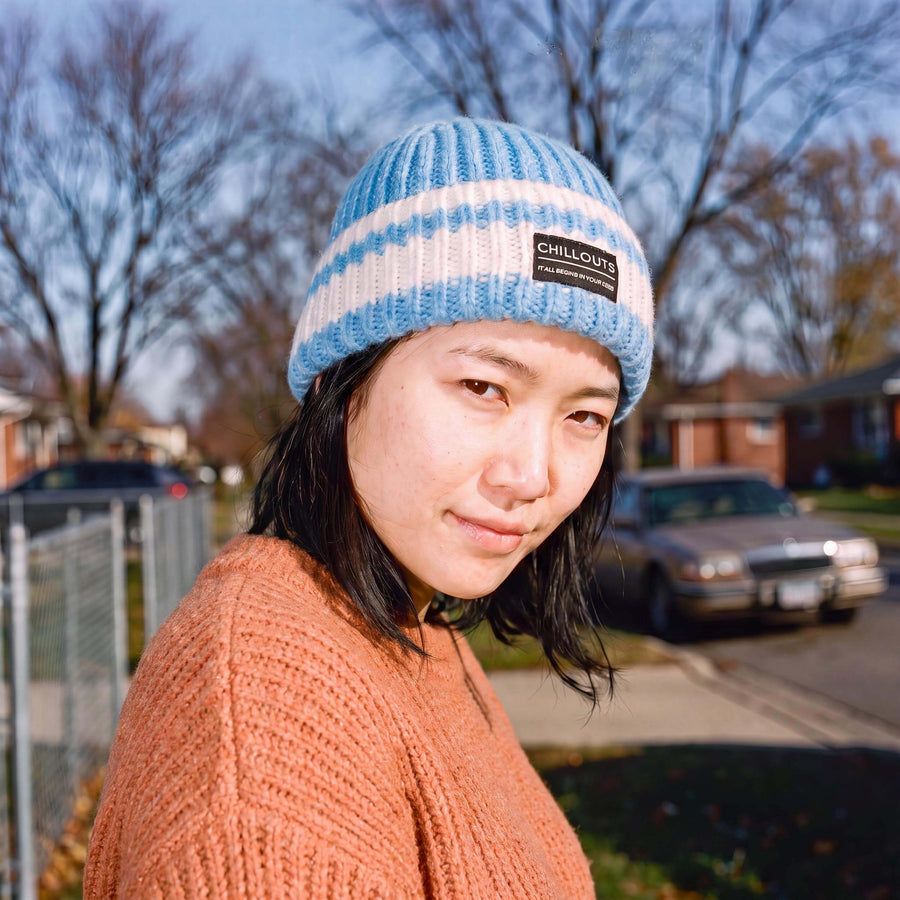 blau (female-model)