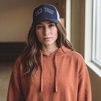 donkerblauw (vrouwelijk model Zara Slater)