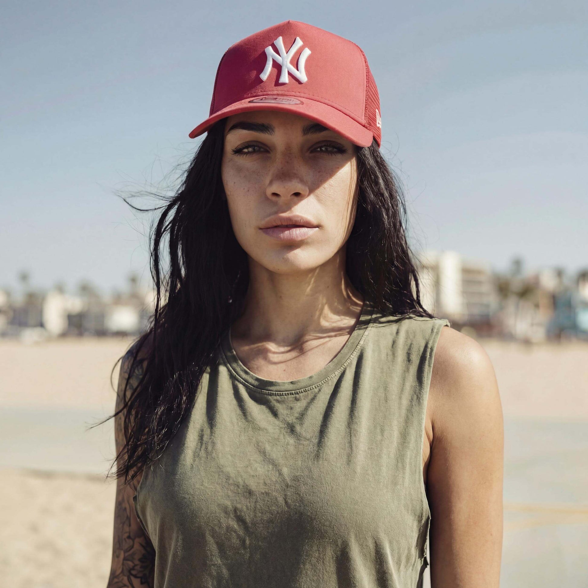 koralle (female-model Annabel Oharra)