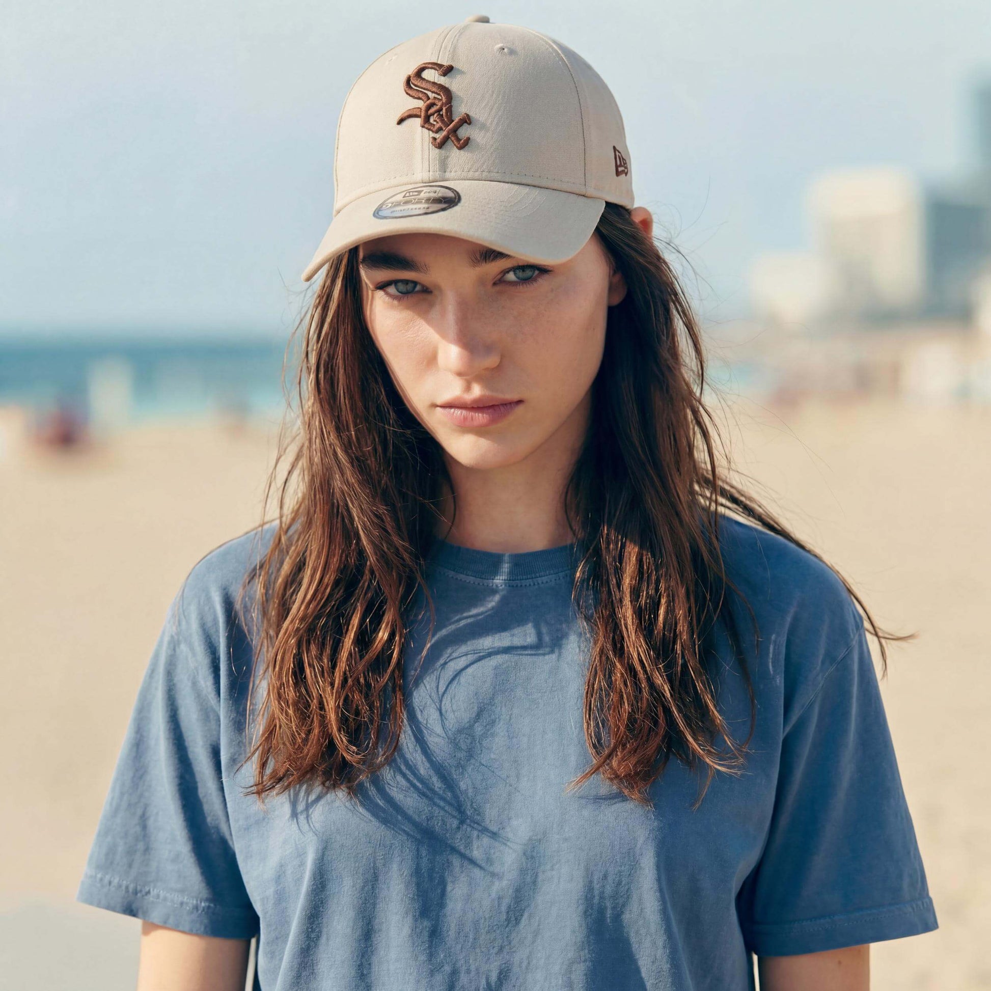 hellbeige (female-model Hazel Bourne)