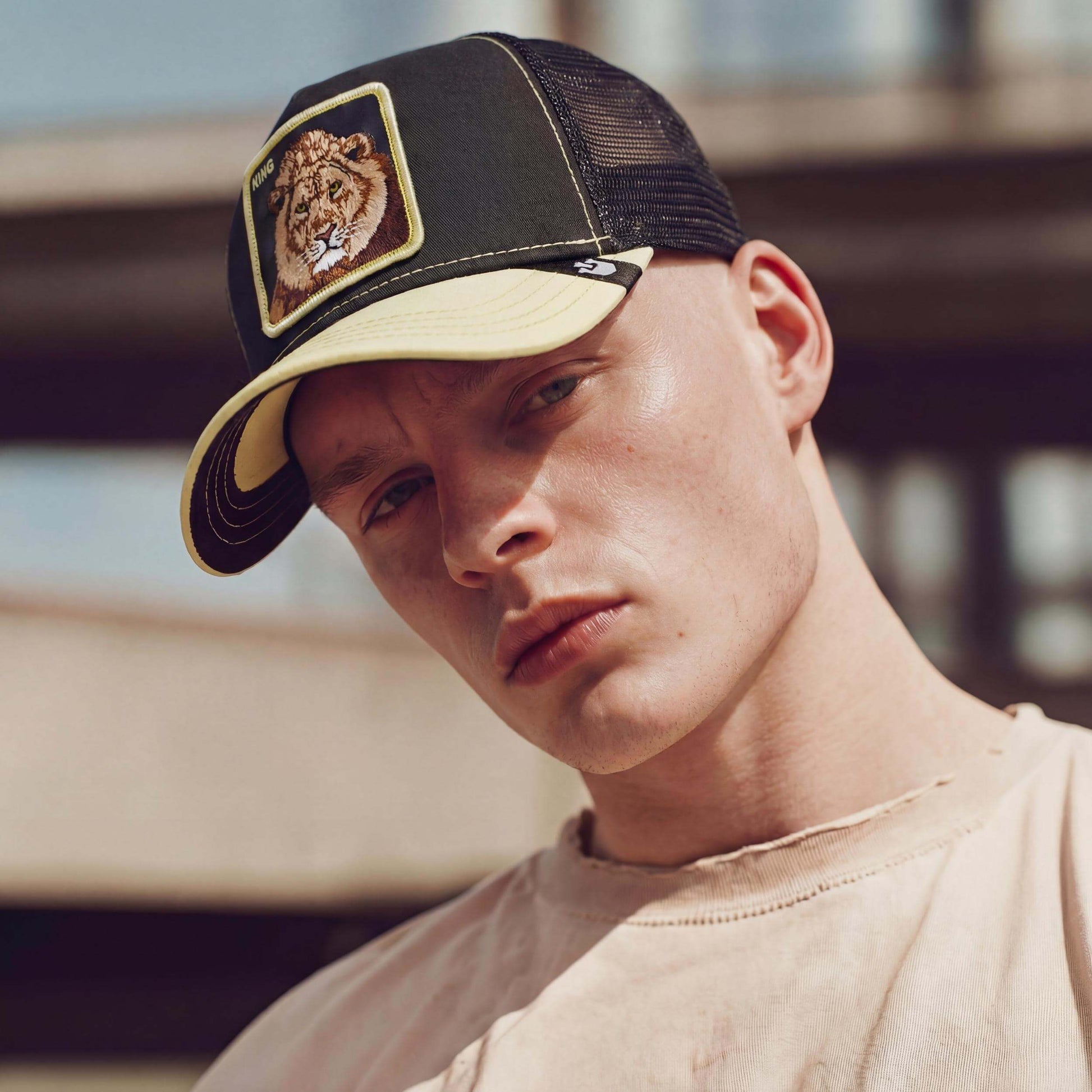 schwarz (male-model Serge Alvarez)