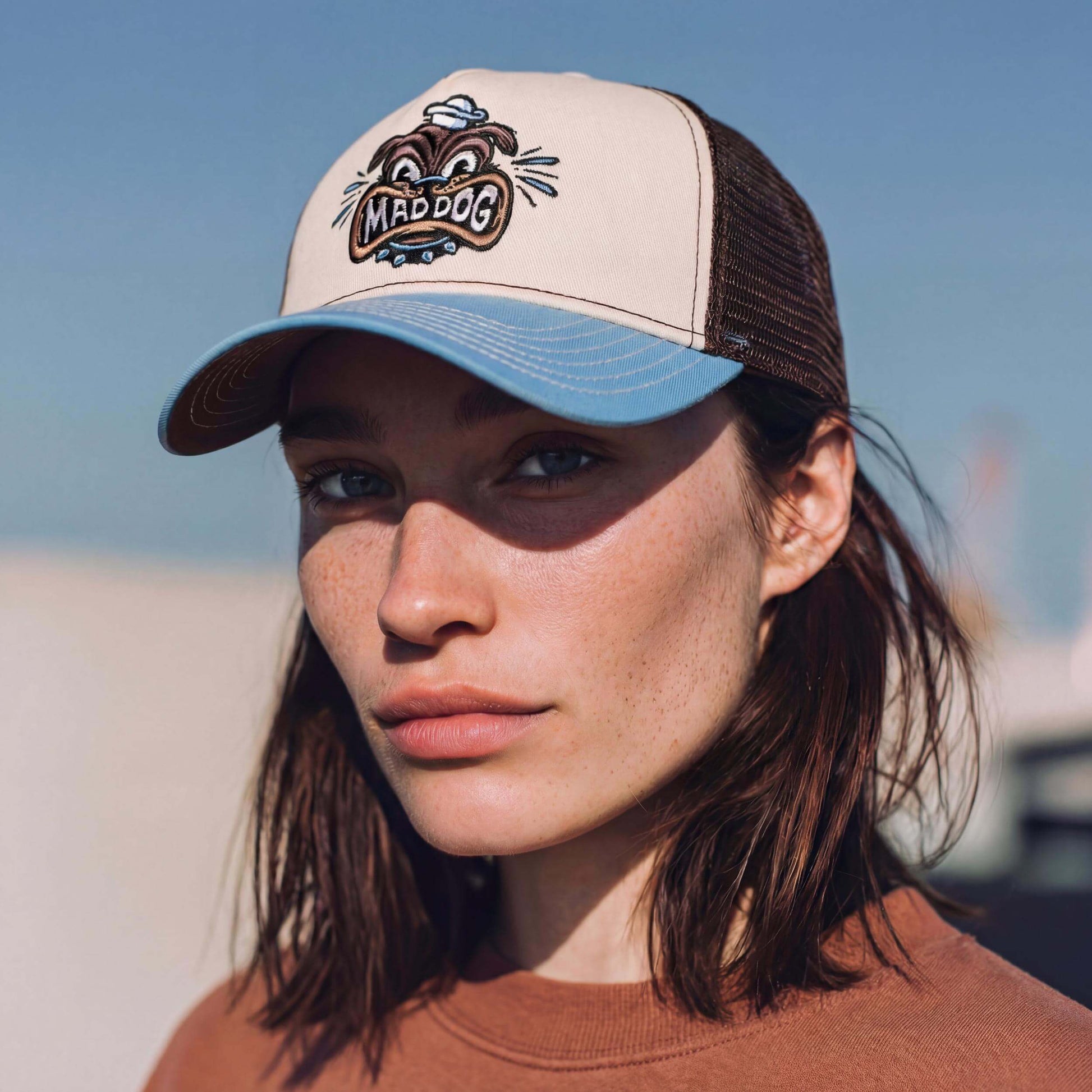 beige-braun (female-model Nicole Capman)