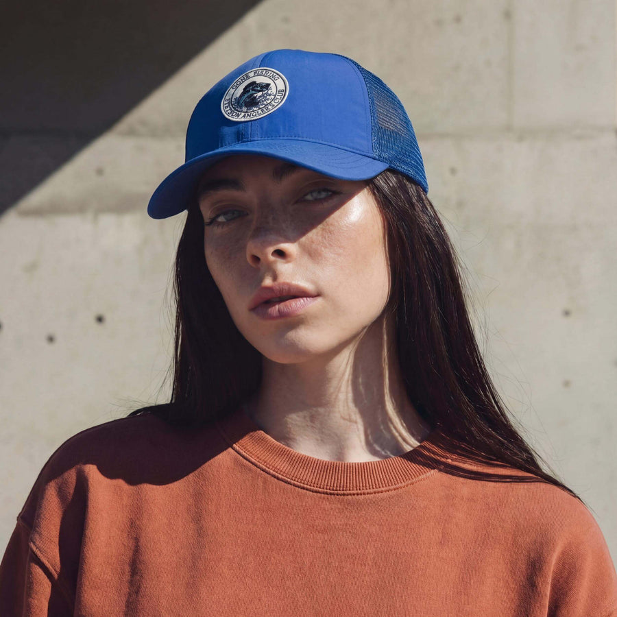 blue (female model Jessica Paulic)