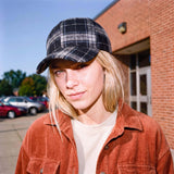 schwarz (female-model)