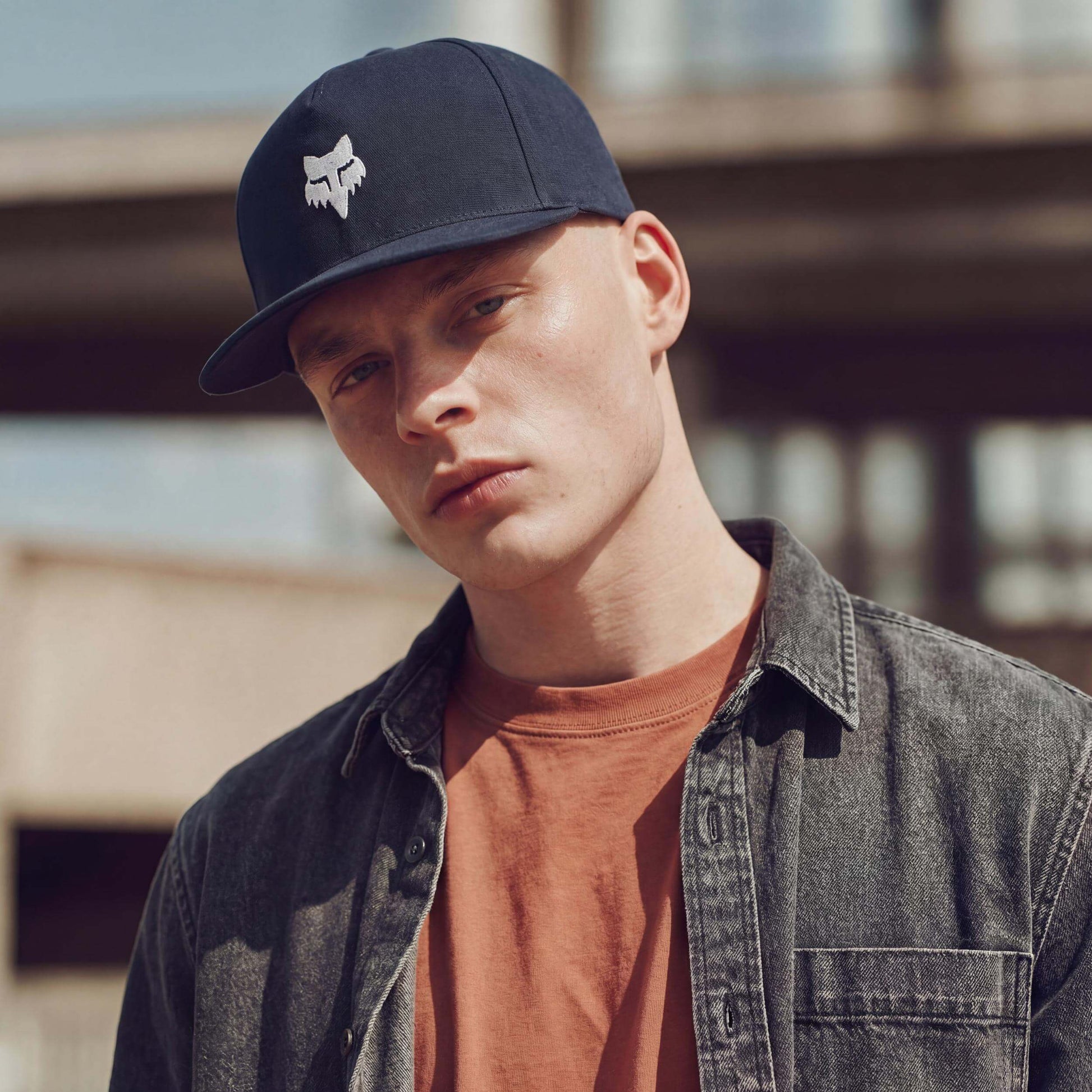 dunkelblau (male-model Justin Mappex)