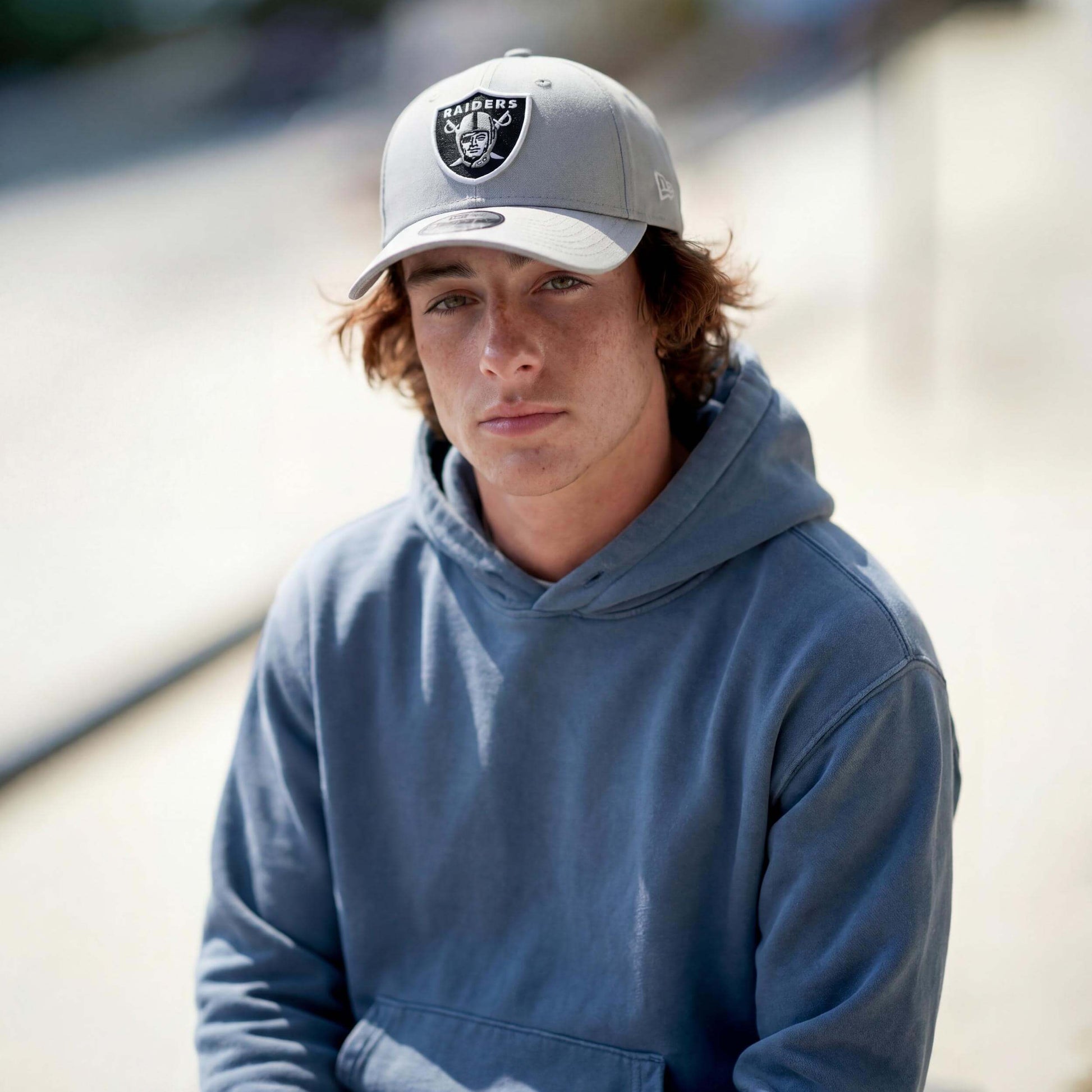 hellgrau (male-model Mike Anderson)