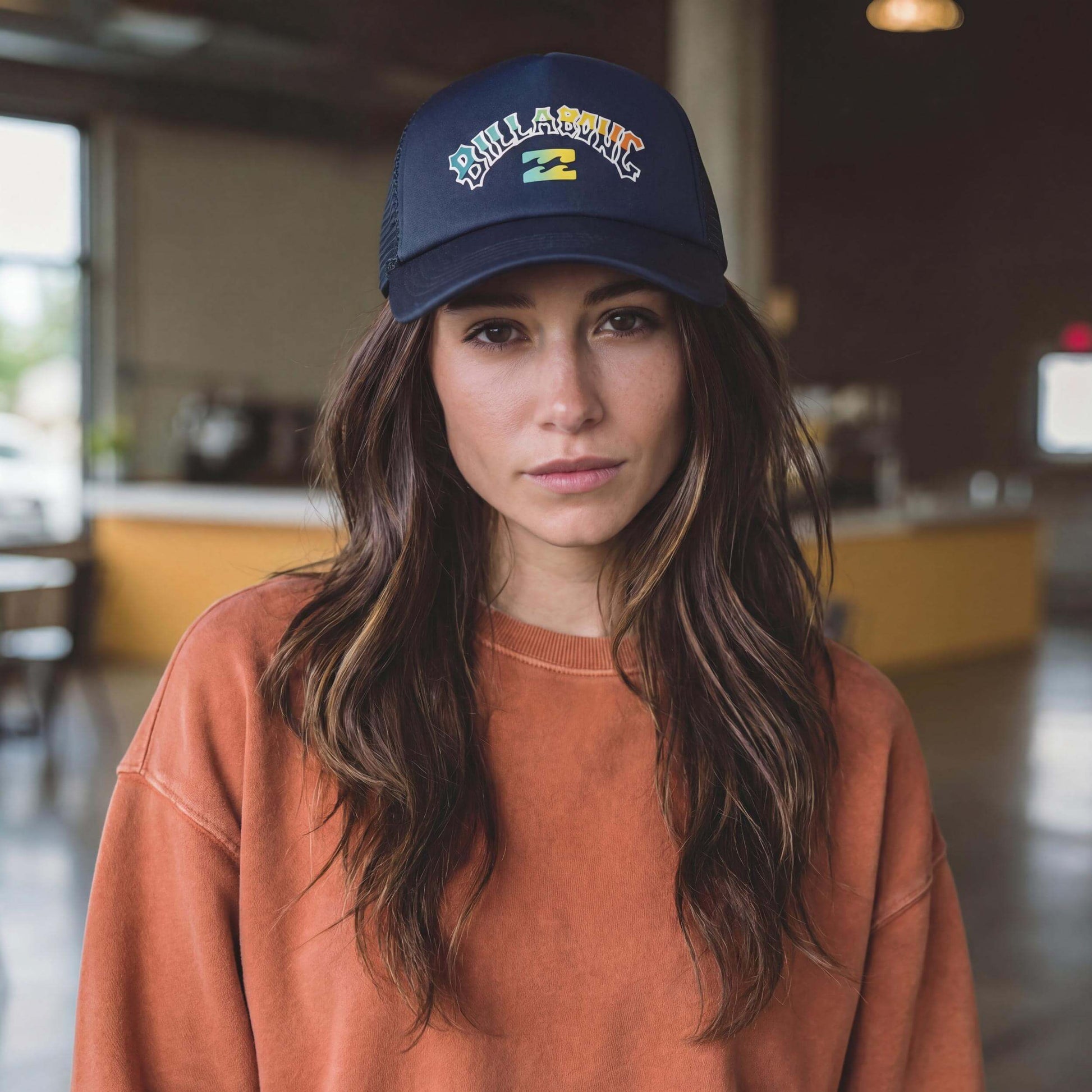 dunkelblau (female-model Alexis Newman)