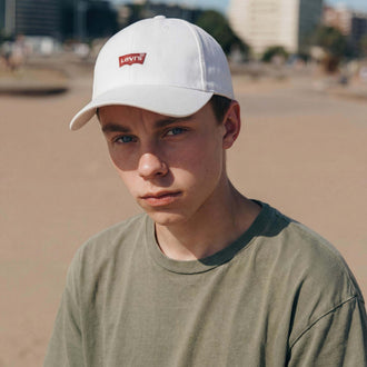 weiß (male-model Tony Cenic)