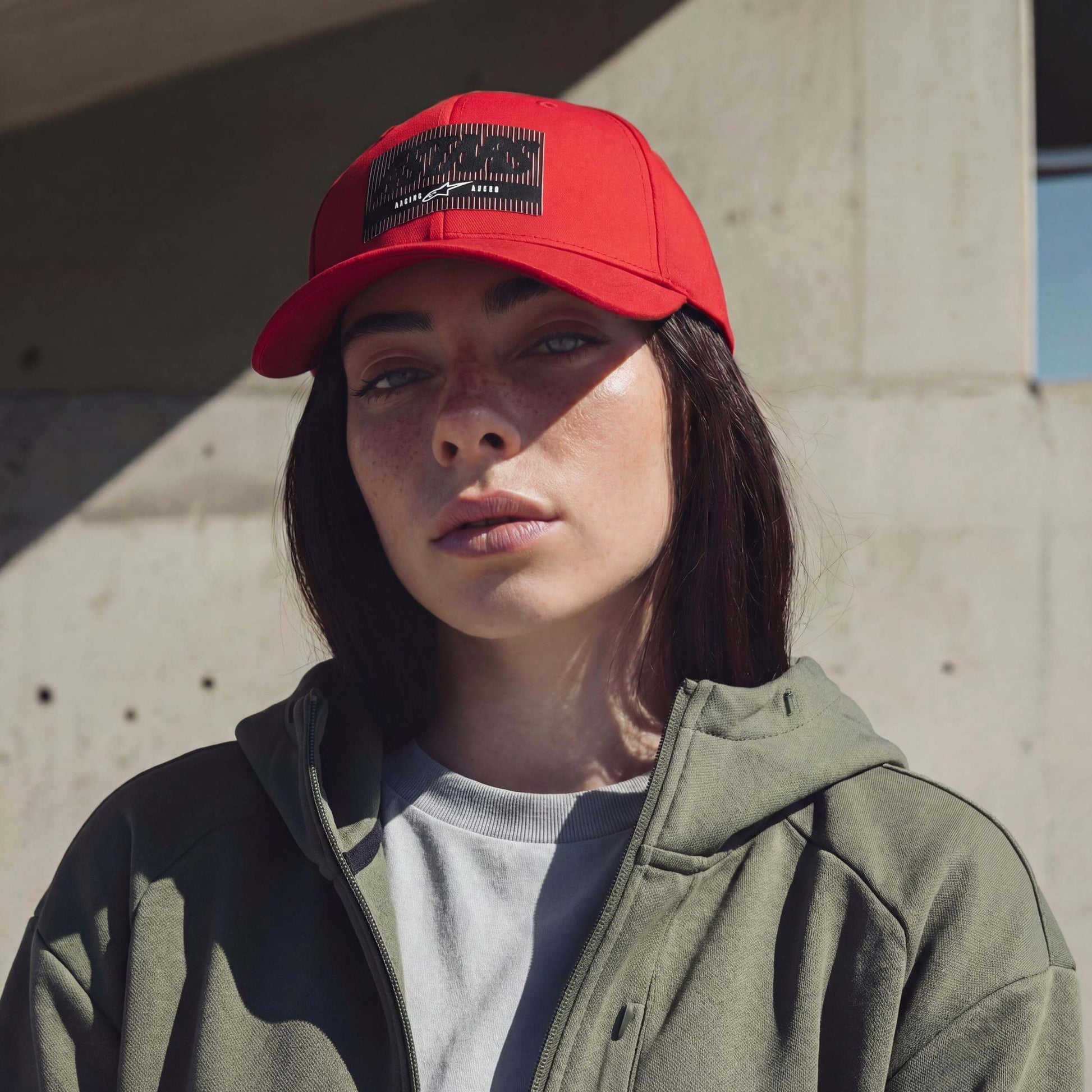 rot (female-model Monique Iverson)