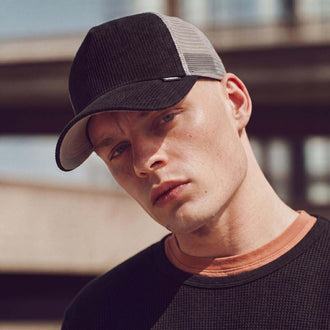 schwarz (male-model Justin Mappex)