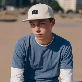 crèmewit (mannelijk model Jimmy Mcneal)