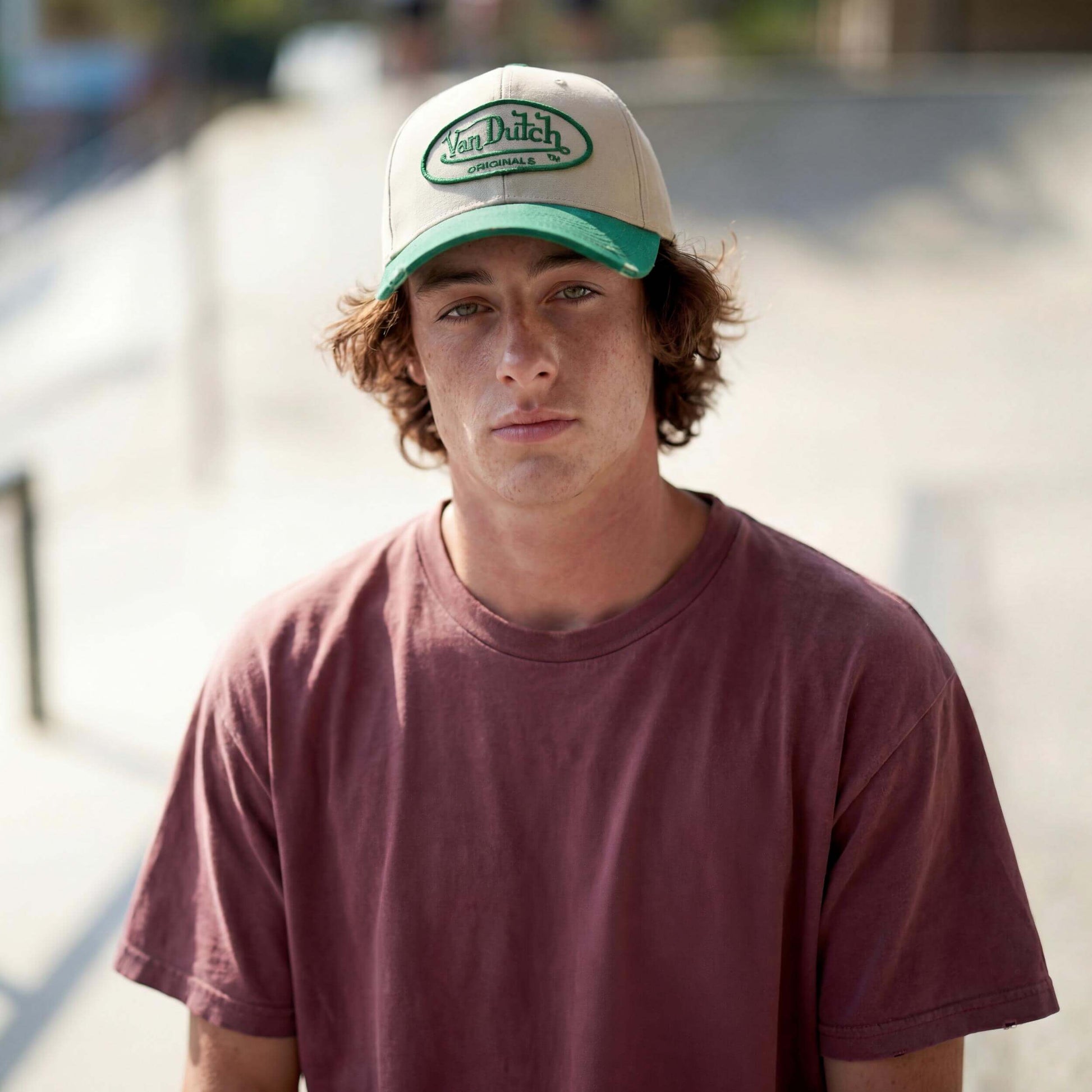 beige-grün (male-model Oswald Bloom)