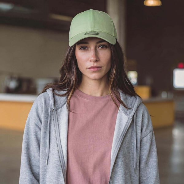 hellgrün (female-model Bec Rabanne)