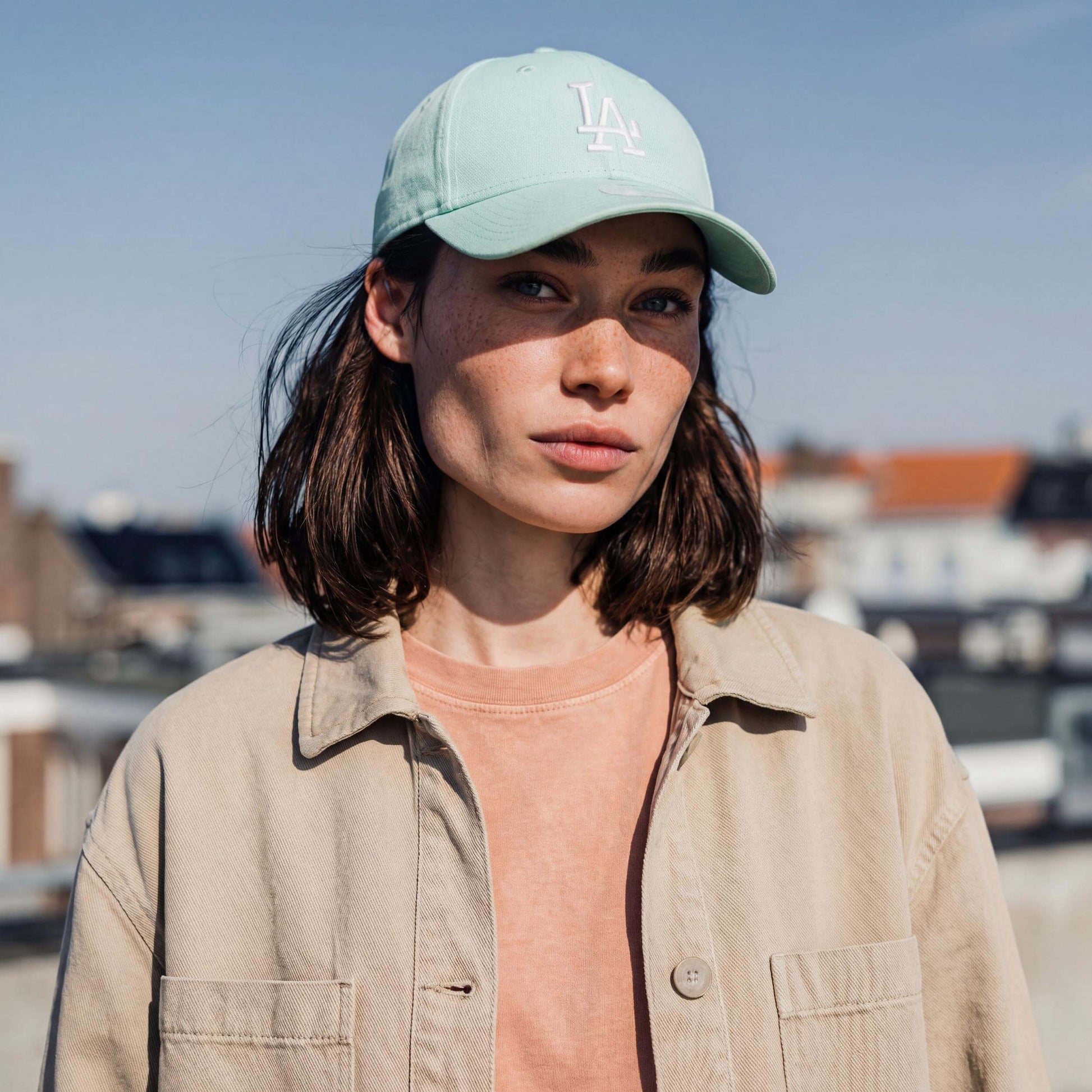 mint (female-model Hazel Bourne)