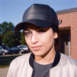schwarz (female-model)