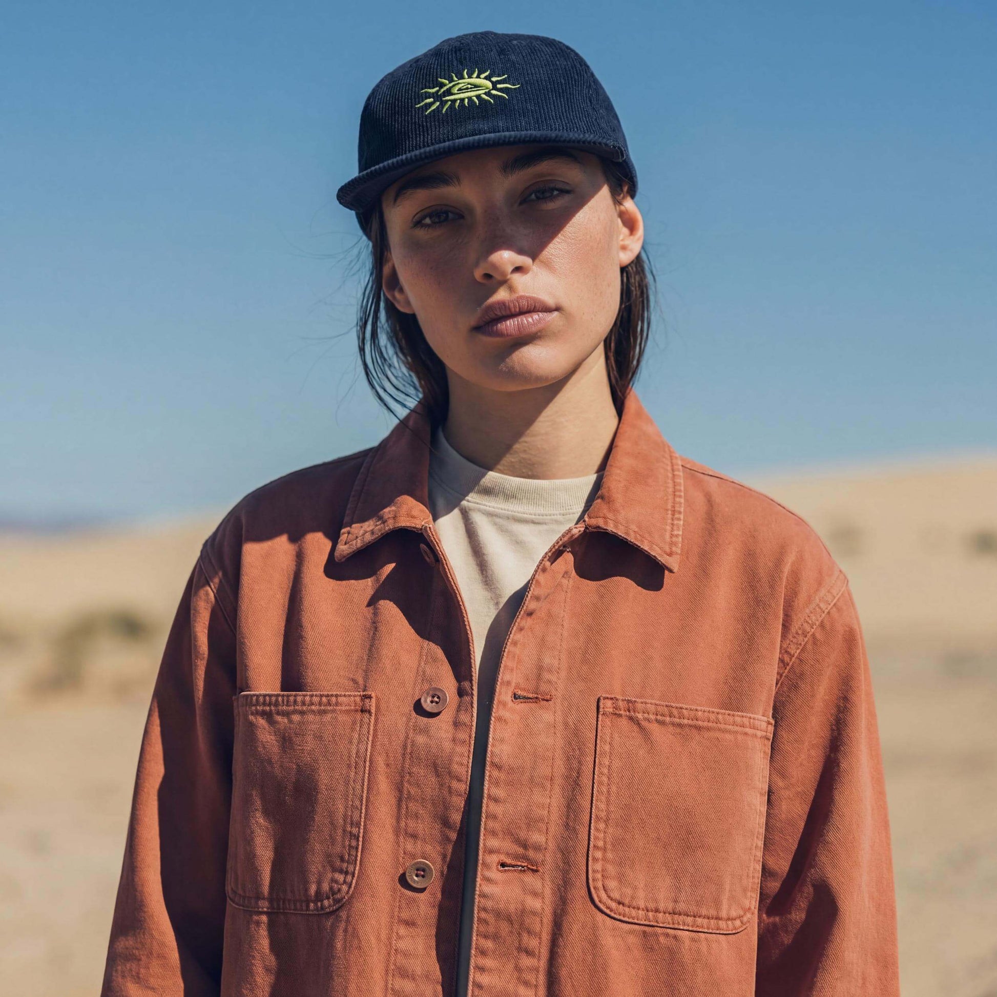 dunkelblau (female-model Natalie Polino)