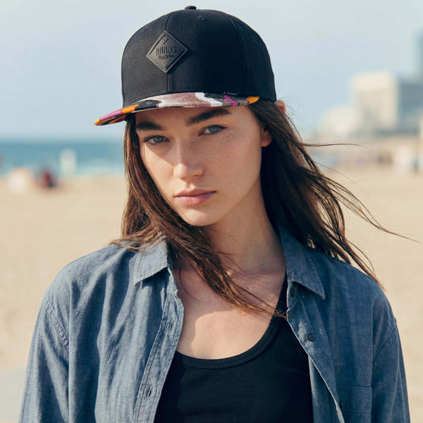 schwarz (female-model Annabel Oharra)