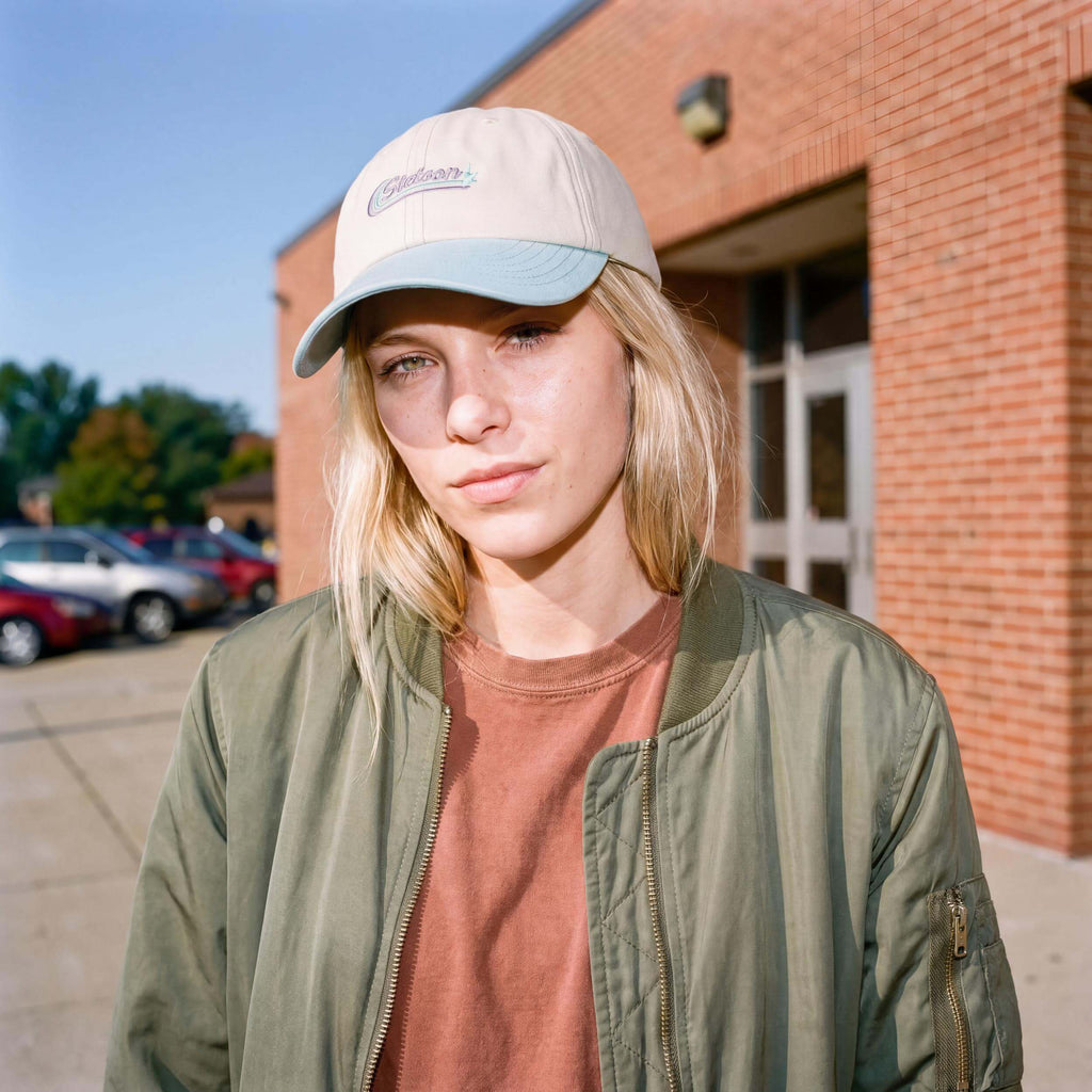 hellblau (female-model)