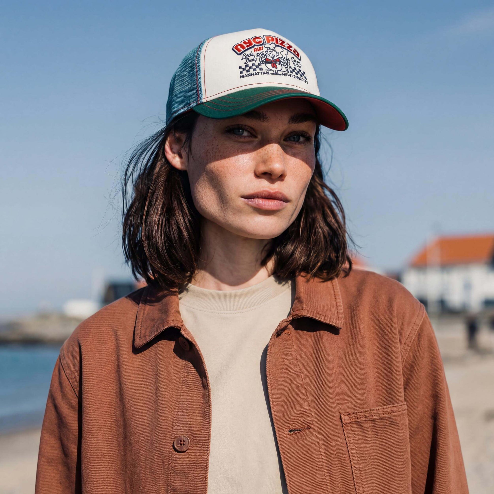 blau-grün (female-model Monique Iverson)