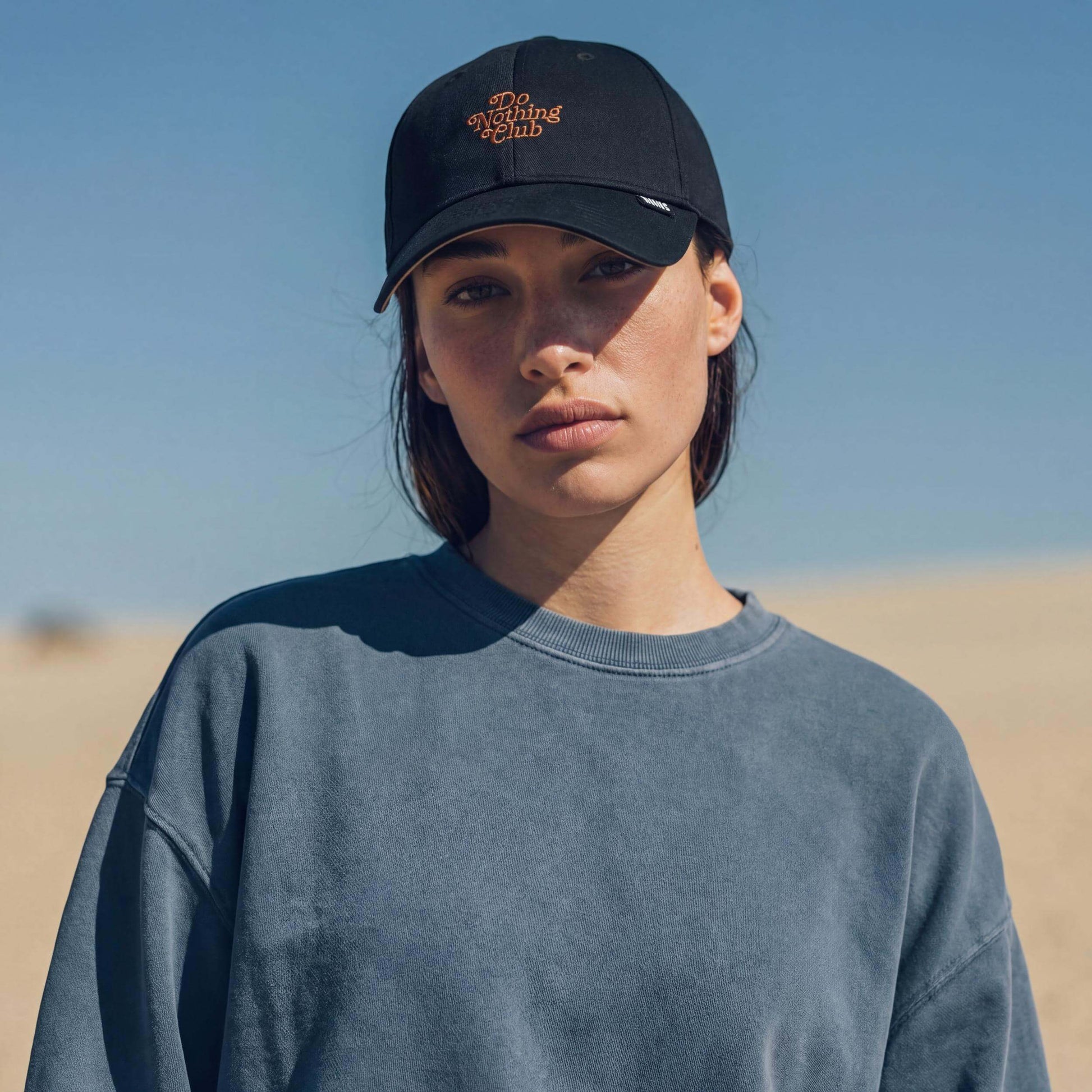 schwarz (female-model Alexis Newman)