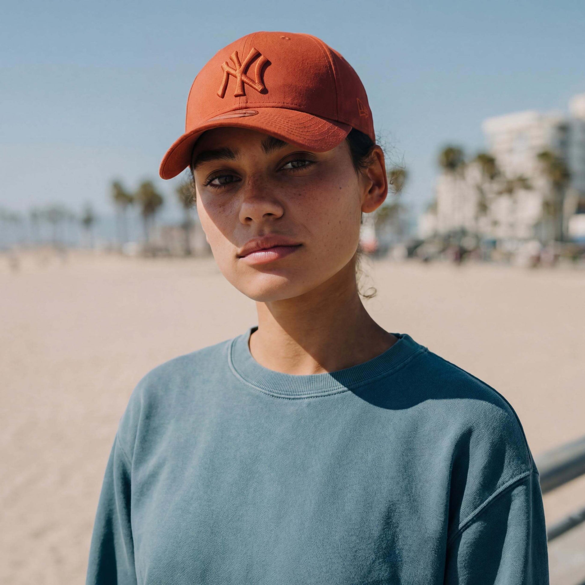 rot (female-model Annabel Oharra)