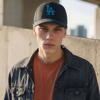 donkerblauw (mannelijk model Luke Fermer)