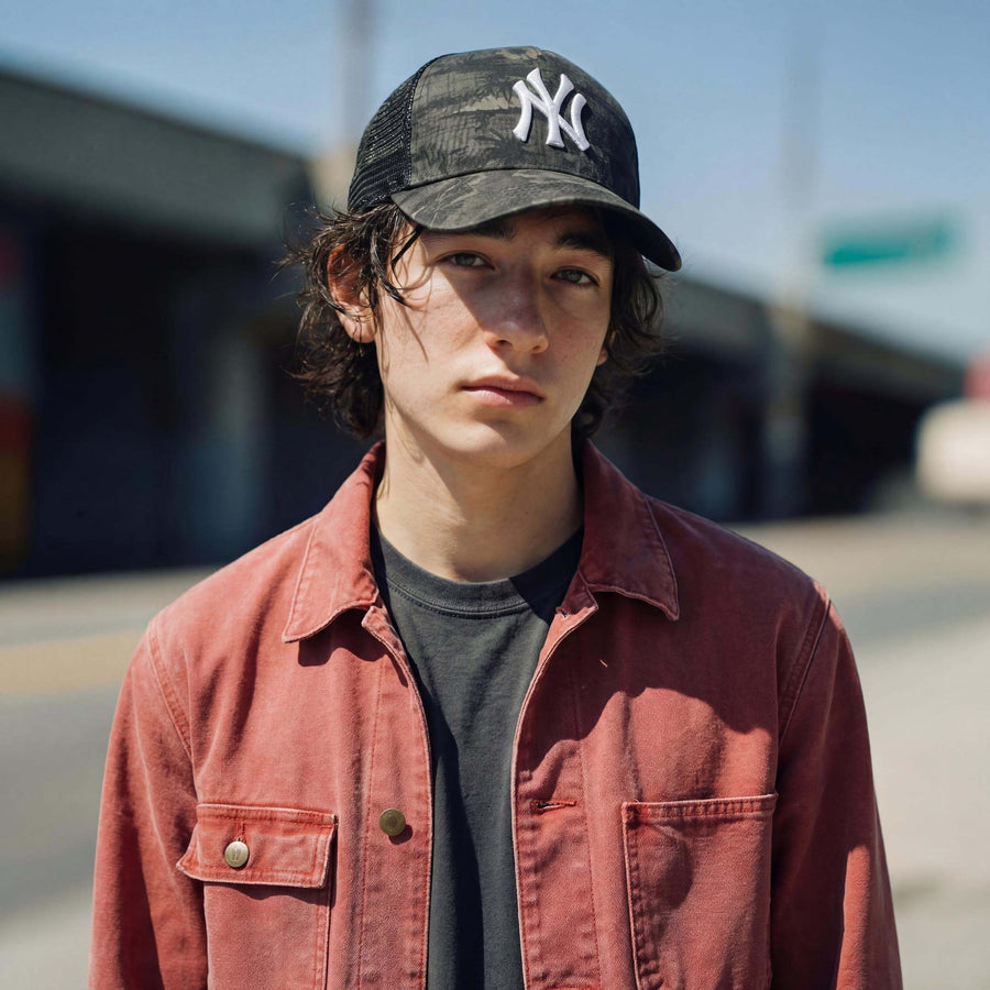 gris foncé (modèle masculin Justin Mappex)