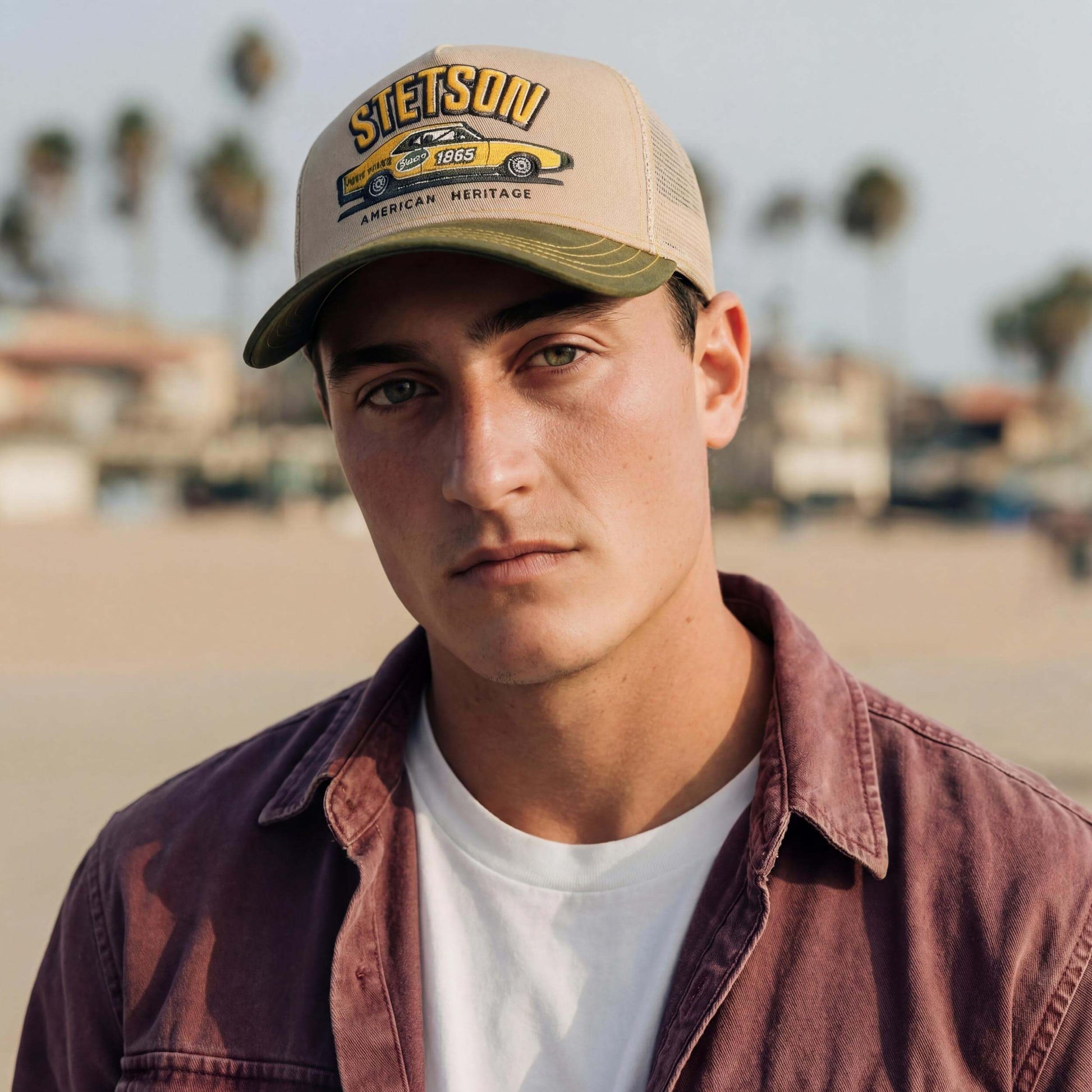 beige-grün (male-model Carl Sanchez)