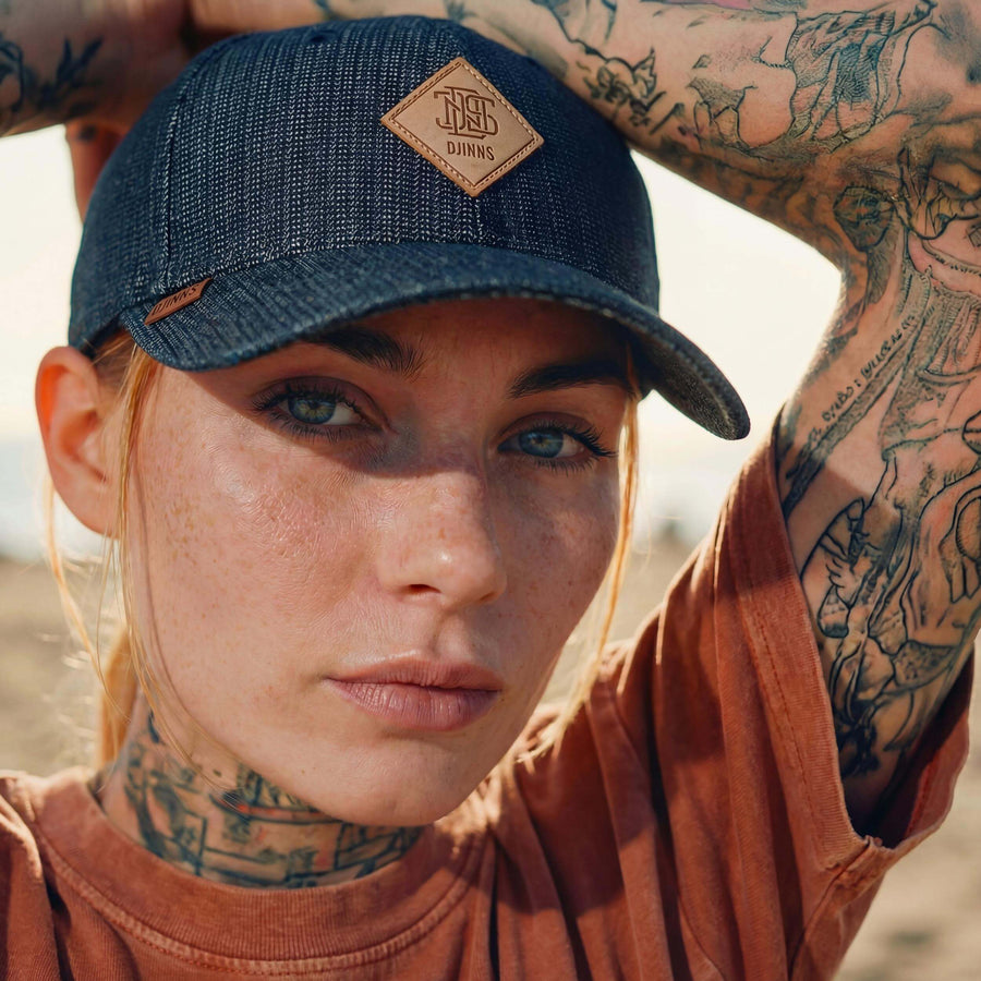 dunkelblau (female-model Alexis Newman)