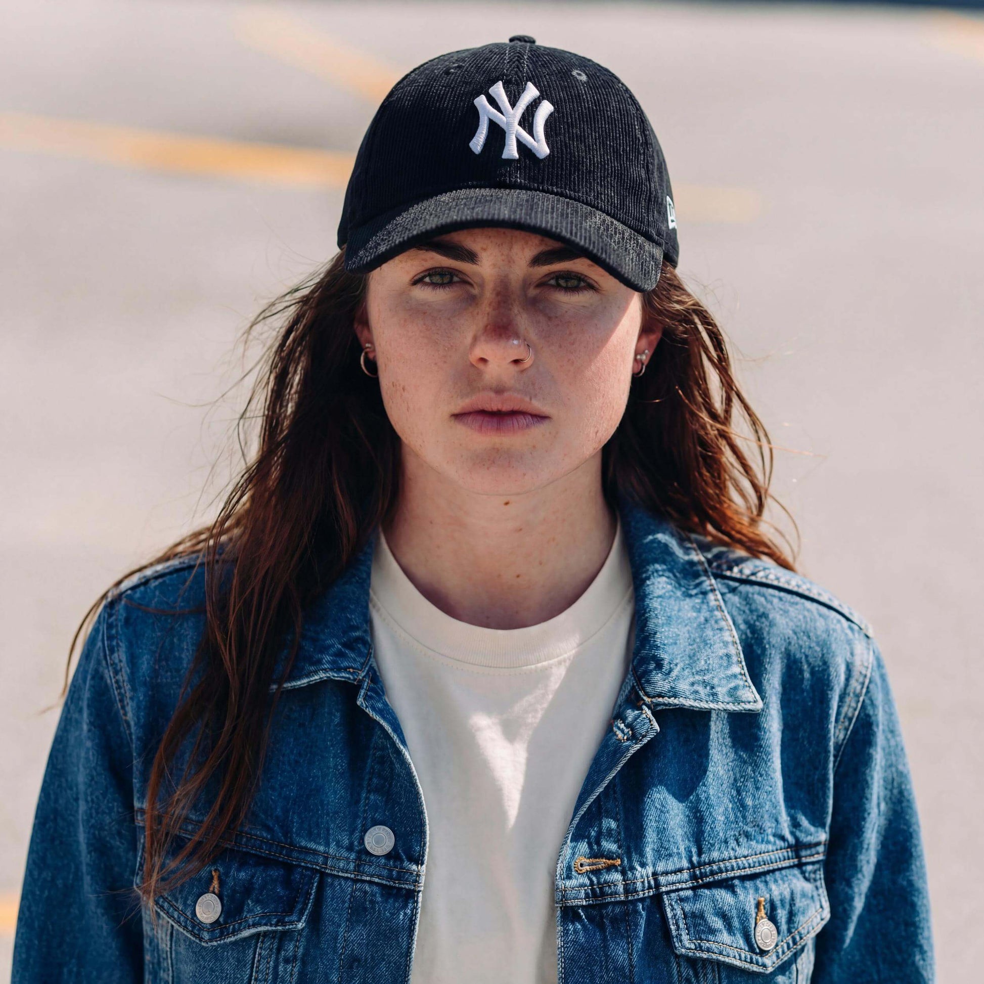 schwarz (female-model Ricci Amber)