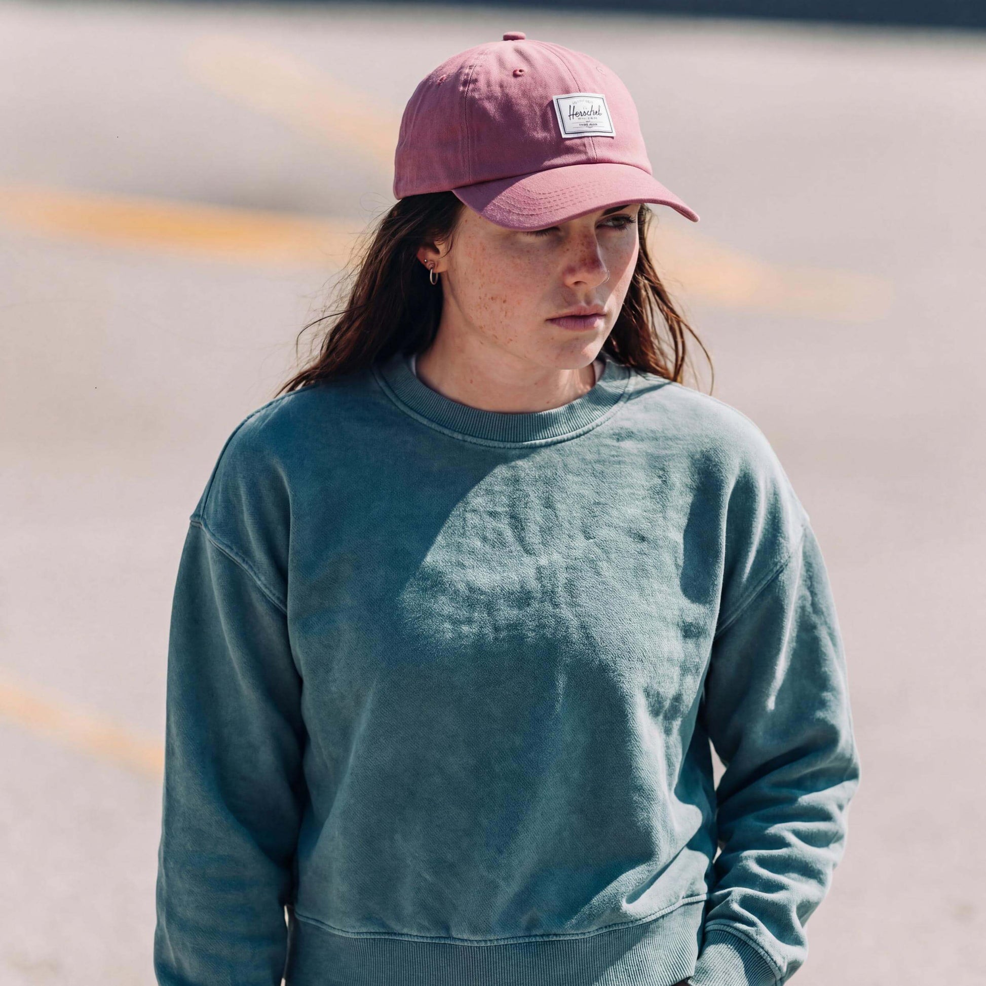 violett (female-model Nicole Capman)