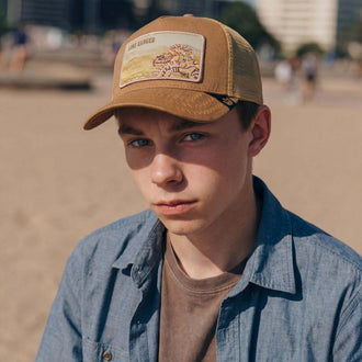 beige (mannelijk model Carl Sanchez)